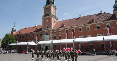 W Warszawie uroczystości z okazji Dnia Flagi RP oraz święta Polonii i Polaków za Granicą