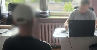 Skarpetkowy biznes nie wypalił - 48-latek zatrzymany z podróbkami w bagażniku