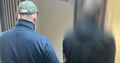 30-latek usłyszał zarzuty zniszczenia mieszkania i gróźb