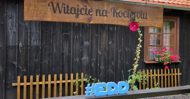 Fabryka Sztuk w Tczewie przygotowała zajęcia dla dzieci i młodzieży w ramach zakończonej edycji Europejskich Dni Dziedzictwa. Uczestnicy poznawali tradycje kociewskiej wsi, historię drewnianej chaty i gwarę regionu.